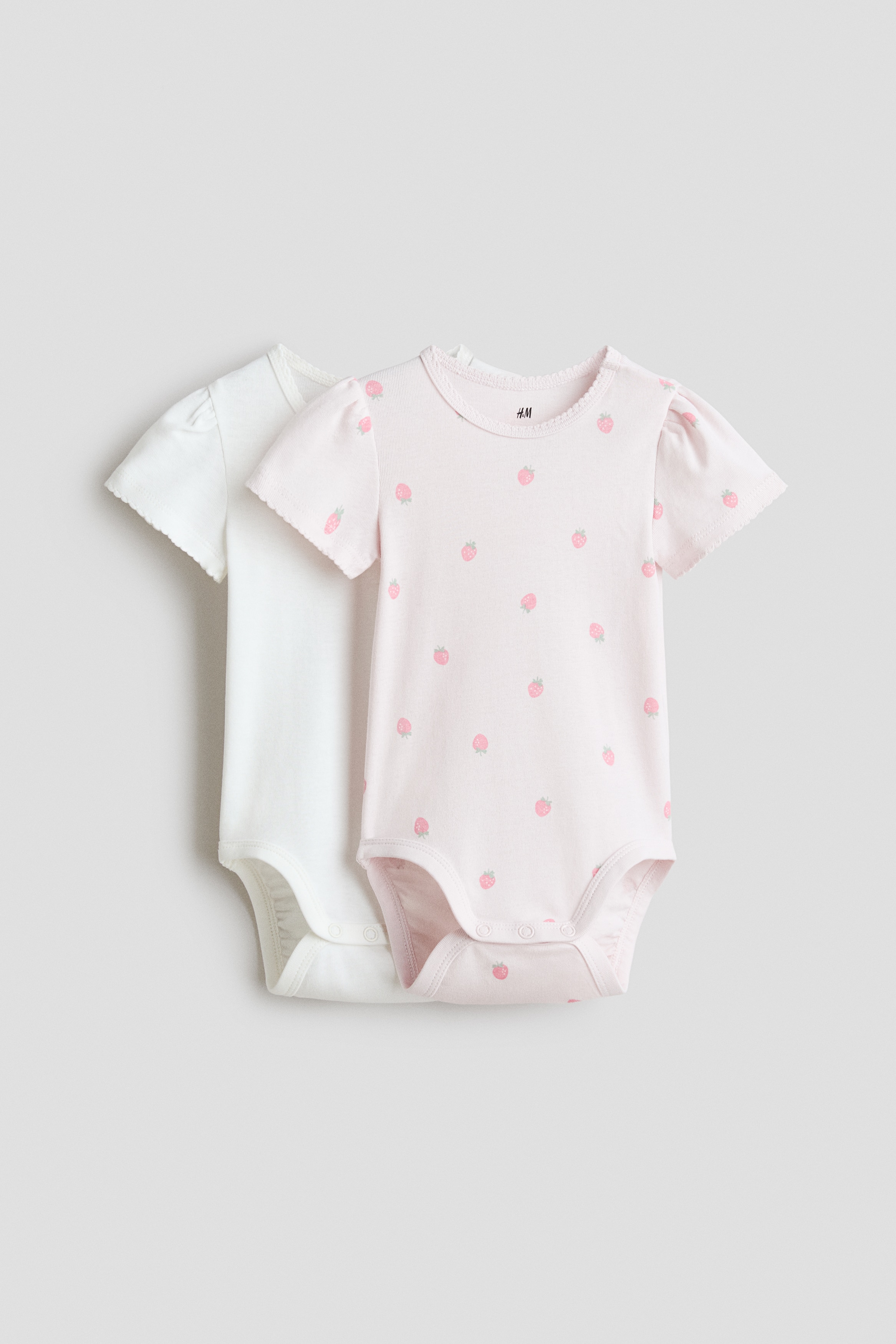 Body sơ sinh khác gì quần áo sơ sinh? Khi nào nên mặc cho bé mới sinh?